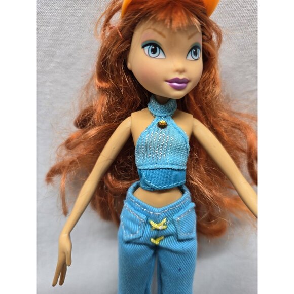 Winx Bloom Doll Season 1 2004 - Picture 2 of 16